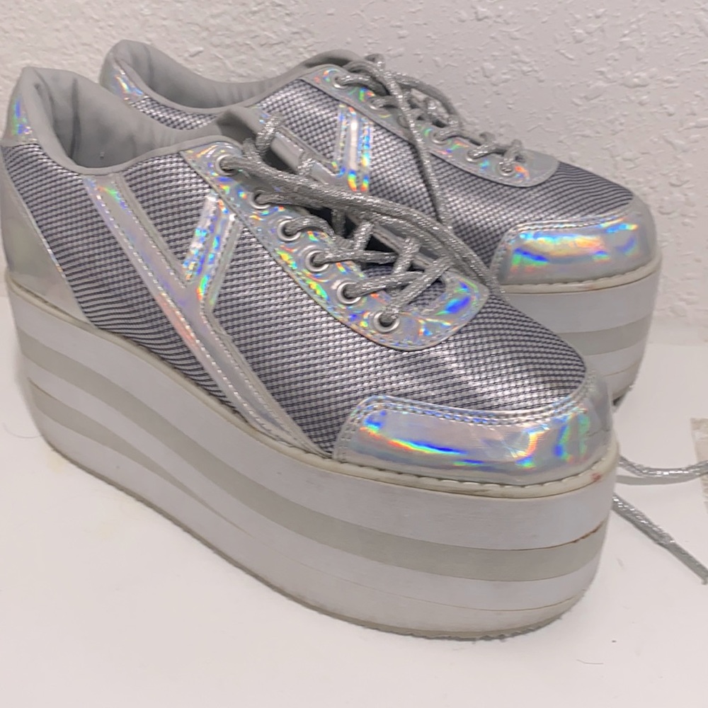 Size 7 platforms EDC